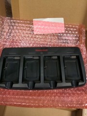 1 x Honeywell Dolphin 60S Scanphone & Captuvo SL42H Common-QC-1 Quad Charger