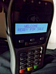 First Data FD-35 Credit Card Reader Powers Up Clean Unit