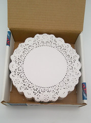 Sysco White Paper Lace Doilies 8 in. Round (500? Count) Opened Box