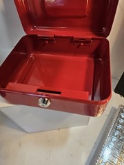 Portable Medium Steel Cash Box with Key Lock – Perfect for Home and Business