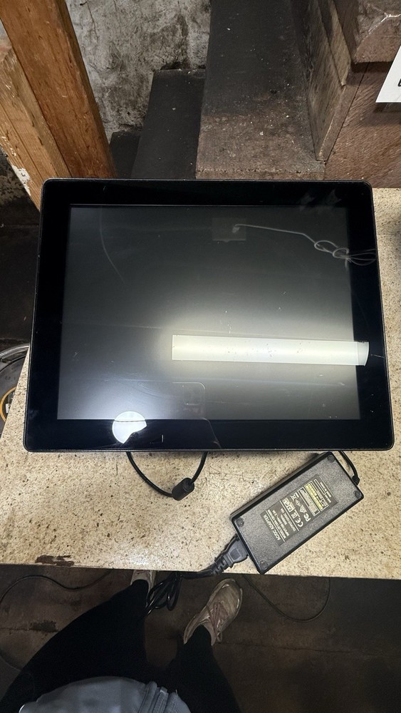 Unytouch 15” Touchscreen POS | i5-5300| 8GB RAM | 256GB SSD | WiFi BT