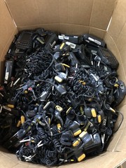 LARGE LOT MOTOROLA SIGNAL WT4090 PCS WITH FINGER SCANNERS AND CHARGERS UNTESTED