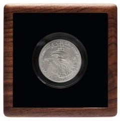 COSISO Single Walnut Wood Challenge Coin Presentation Small, Black Inner