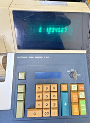 MAX ELECTRONICS CO. MODEL R-210 Electronic, JAPAN, TURNS ON Cash Register