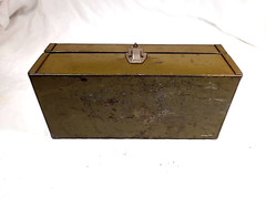 Sturdy Vtg. Metal Cash Box w/ Handle – unbranded