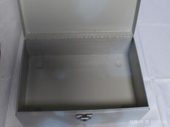 “Pre-Owned” Gray Locking Metal Cash Box No Keys w/ removable Cash/Change Tray