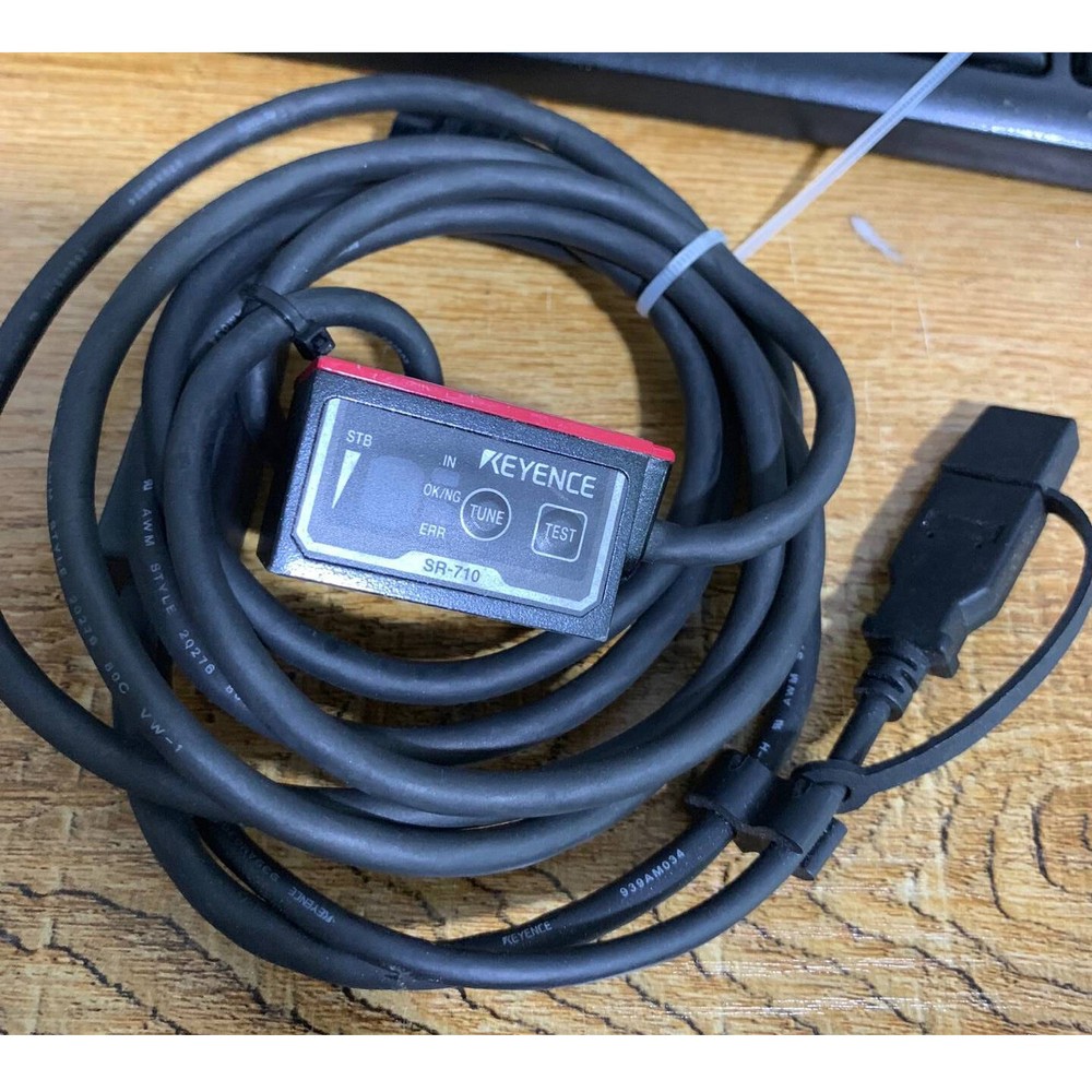 1PC used keyence Bar code reader SR-710 Fast Delivery