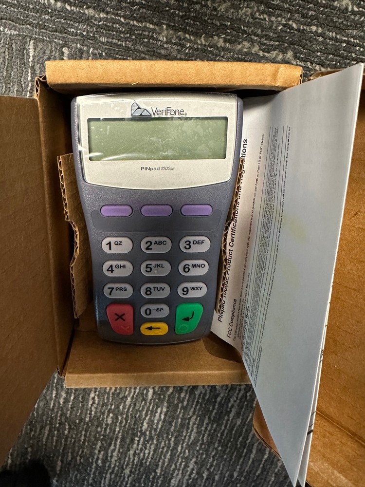 Lot of (2) VeriFone PINPad 1000SE Pin Pad – New with com port cable and power