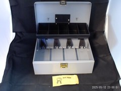 “Pre-Owned” Gray Locking Metal Cash Box w/ 2Keys, Change Tray & Cash hold down