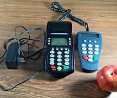 Credit Card Terminal Hypercom T4205 Black Portable Wired 24MB LCD 19-Key Buttons