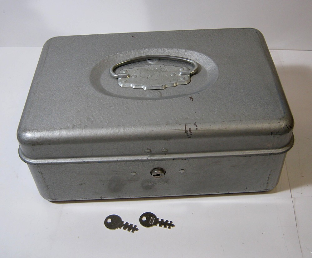 Vintage Union Steel Utilco Metal Cash Lock Box w Keys