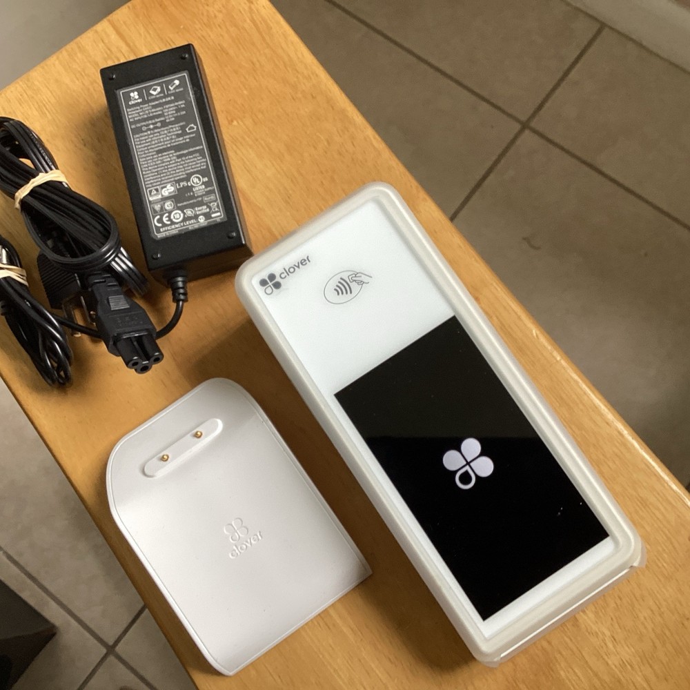 Clover Flex Credit Card Machine and Charger Model K400 c403 kit Locked!