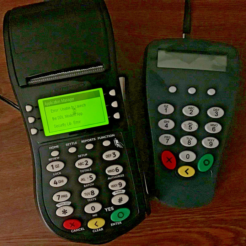 Credit Card Terminal Hypercom T4205 Black Portable Wired 24MB LCD 19-Key Buttons
