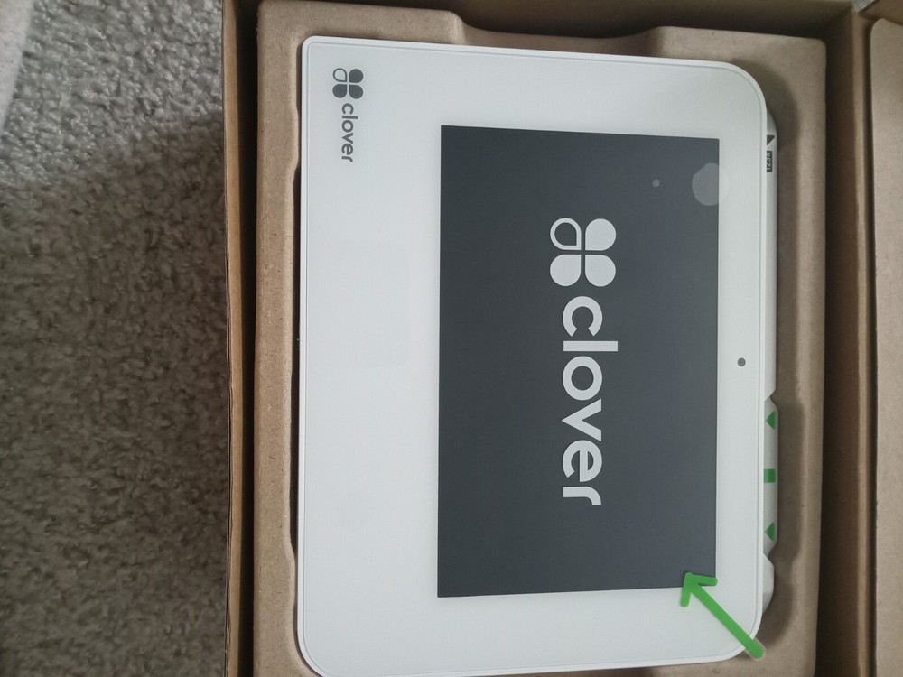 Clover Mini Wi-Fi Point of Sale System C300 POS – incl all cables, triangle hub