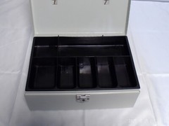 “Pre-Owned” Gray Locking Metal Cash Box No Keys w/ removable Cash/Change Tray