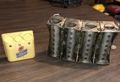 VINTAGE OFFICIAL COIN CHANGE 4 BARREL HIGH SPEED CHANGER /BELT HOOKS + 76 HOLDER