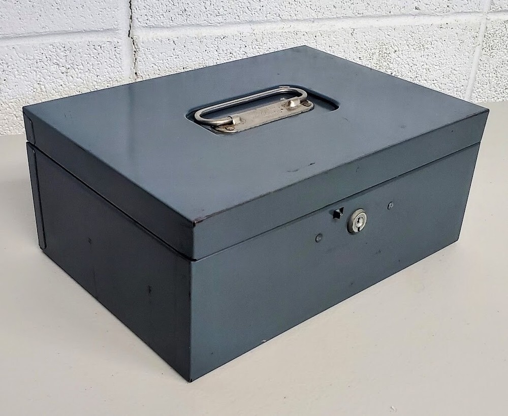 Vintage Steelmaster Art Steel Co. lock box NO KEY foam lining industrial metal