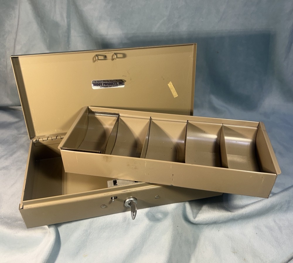 Vintage Metal Cash Box With Key Lock Box Safety Secure Business Garage Sales