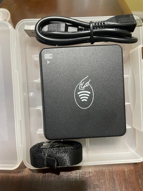 BBPOS Chipper 2X BT Bluetooth Magstrip / EMV / NFC Card Reader New In Box