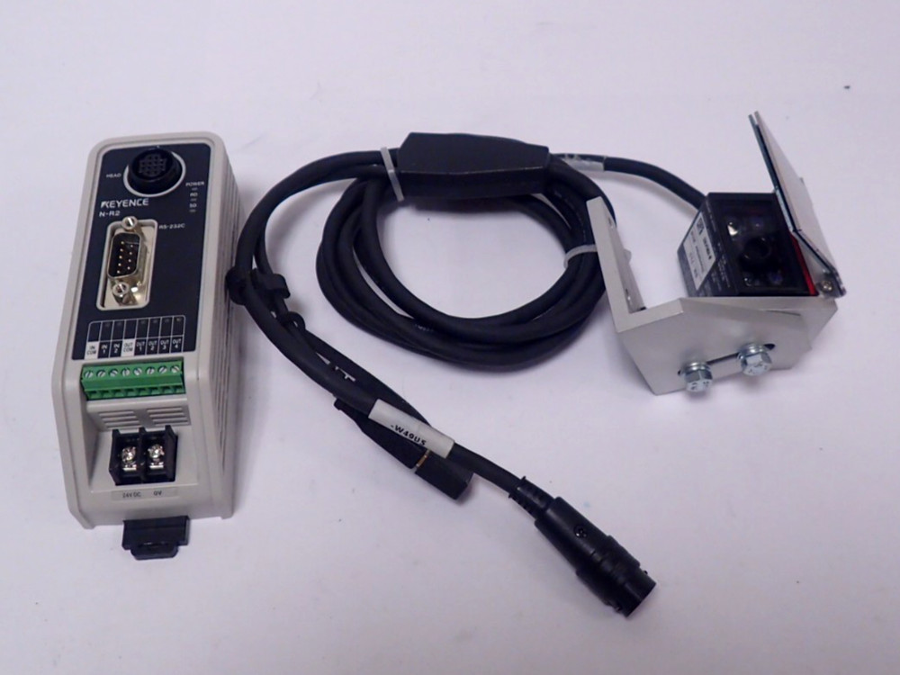 KEYENCE N-R2 COMMUNICATION MODULE PAIRED WITH SR-710 INDUSTRIAL BARCODE READER