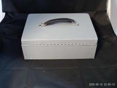 “Pre-Owned” Gray Locking Metal Cash Box w/ 2Keys, Change Tray & Cash hold down