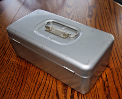 Vintage Lit-Ning Metal Cash Box w/ Coin/Cash Tray Handle Made in USA VGC