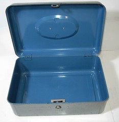 Vintage Union Steel Utilco Metal Cash Lock Box w Keys