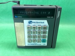 Verifone TRANZ 380 Credit Card Terminal PIN Pad POS – POWERS ON – UNTESTED
