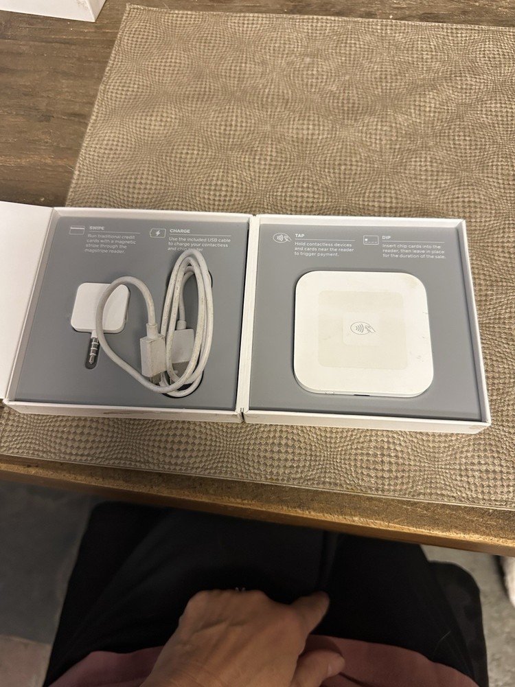 Square Reader 1st Generation Contactless POS Hardware 2AF3K-1SQHQ MODEL S6