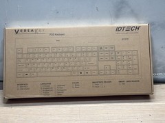 ID Tech VersaKey Compact POS Keyboard w/ MagStripe Reader IDKA-234133B/JUA3904