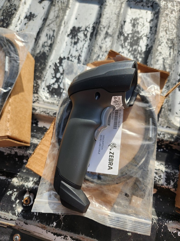 Zebra DS2208 1D/2D Corded Handheld Barcode Scanner – DS2208-SR00007ZZWW – 1pcs