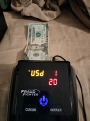 Uveritech Fraud Fighter CT-250 Desktop Counterfeit Bill Detector w/ AC + Battery