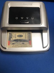 NEW STEELMASTER MMF Compact UV Counterfeit Bill Detector 200100