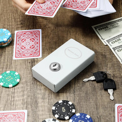 1 Pack Metal Box for Gamblers Pocket Sized Winner Bank Casino Cash Box with 2 Ke