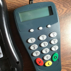 Credit Card Terminal Hypercom T4205 Black Portable Wired 24MB LCD 19-Key Buttons