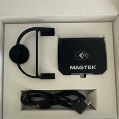 MagTek iDynamo 6 Wired Credit Card Reader & Writer for iPhone/iPad 1000005076