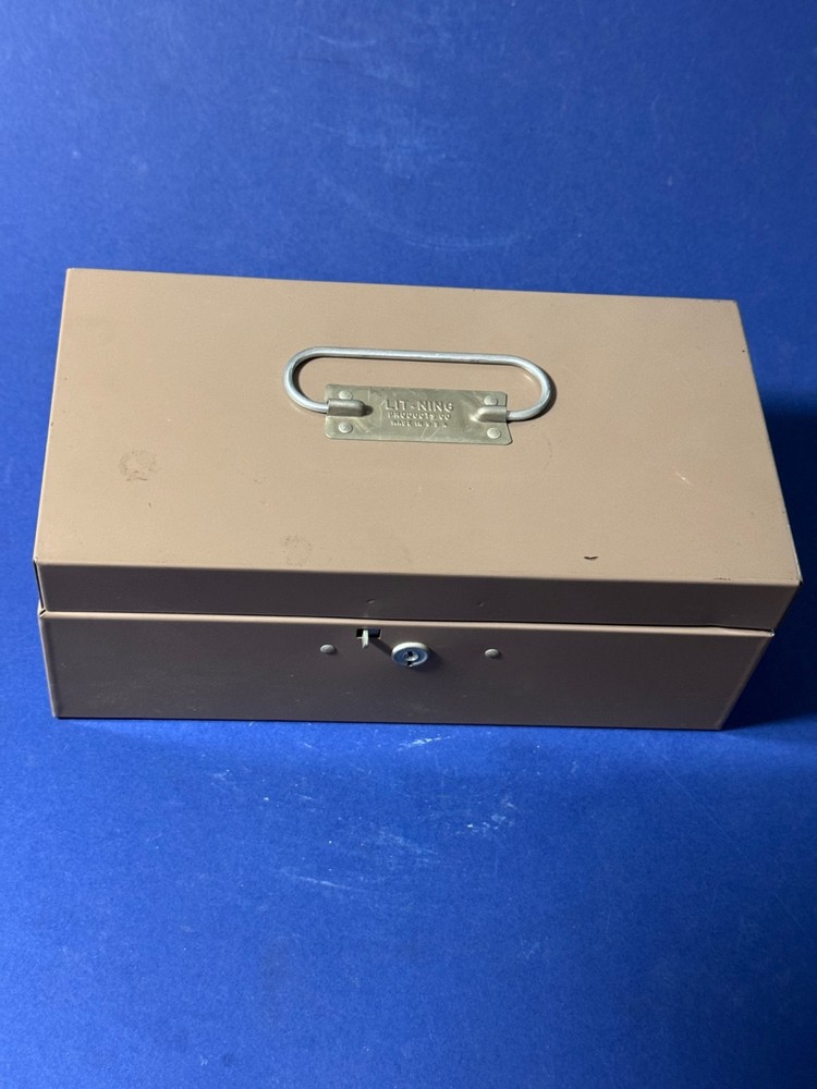 Vintage Lit-Ning Money Cash Box Cash Lock Box Beige No Key