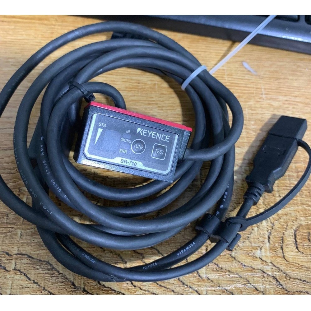 1PC used keyence Bar code reader SR-710 Quality assurance