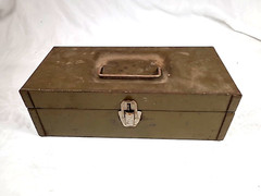 Sturdy Vtg. Metal Cash Box w/ Handle – unbranded