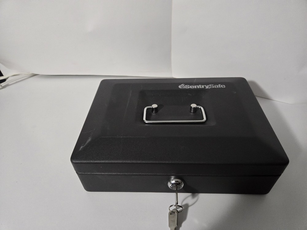Sentry Safe Cash Box With Key