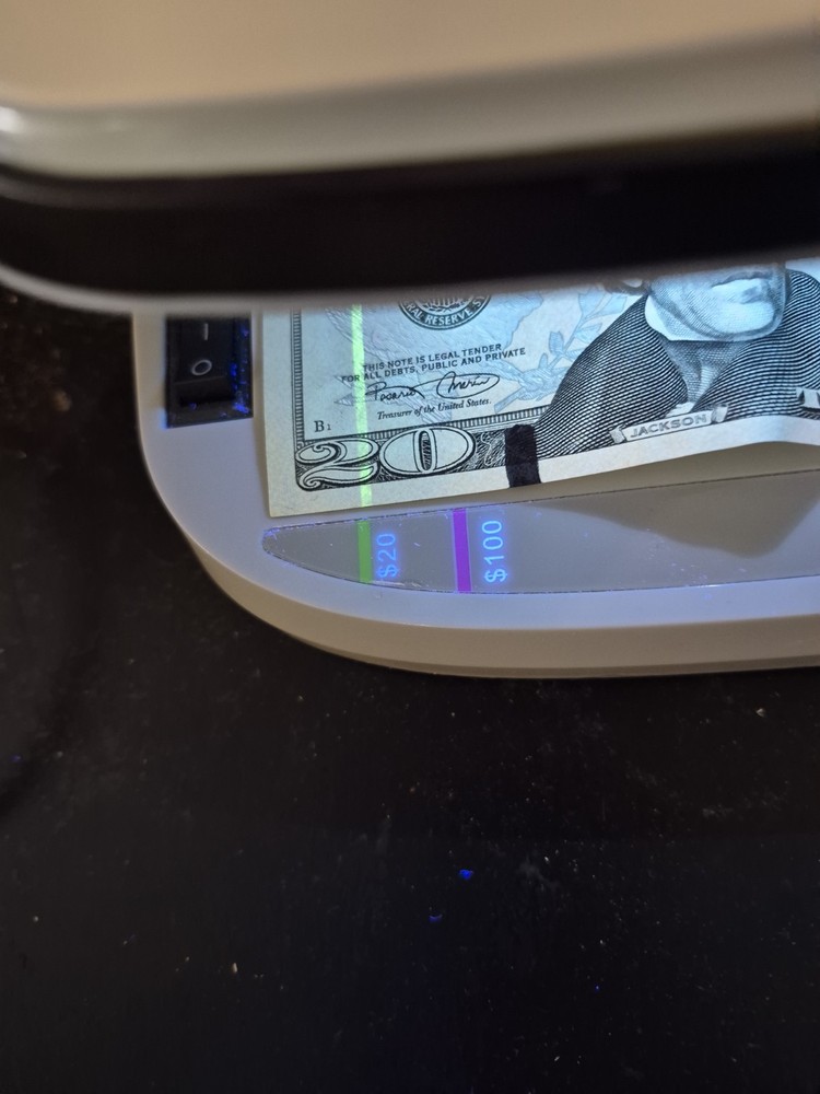KHIPPUS K410 UV Counterfeit Money Detector Machine, Battery/Wired, Plastic