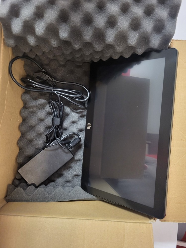 EloPOS System E441575 15.6-inch HD, Win 10, Core i3, 4GB RAM, 128GB SSD, PCAP 10