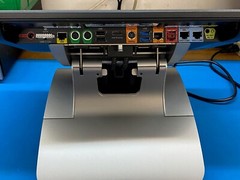 Oracle/Micros Workstation 6 Terminal w/Stand (620) WIN 10, RECONDITIONED 7346027