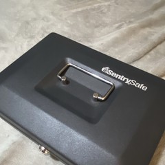 SentrySafe CB-8 Steel Locking Cash Box w/ Key, Handle & Removable Coin Tray