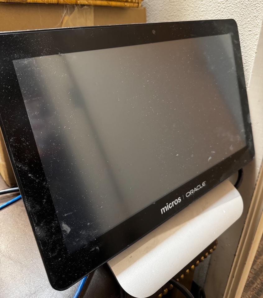 Simphony Oracle POS – Hardware- Equipment used for 5 years, good condition.