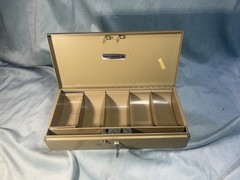 Vintage Metal Cash Box With Key Lock Box Safety Secure Business Garage Sales