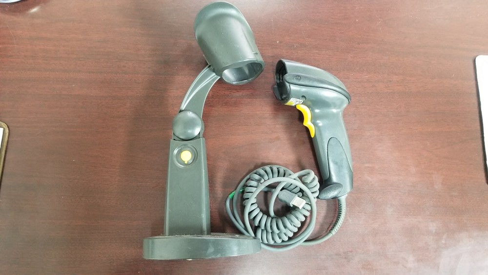 Symbol DS6707-SR20157ZZR Barcode Scanner USB with Cradle