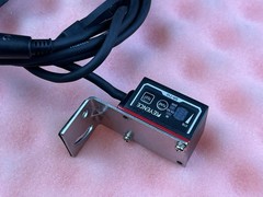 KEYENCE SR-710 | Vision Sensor Barcode Reader Scanner
