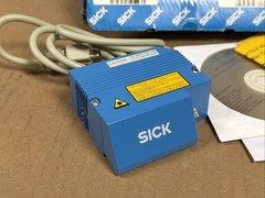 NEW SICK CLV431-3010 Bar Code Scanner 1016747 V4.00 FAST SAME DAY SHIPPING