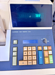 MAX ELECTRONICS CO. MODEL R-210 Electronic, JAPAN, TURNS ON Cash Register
